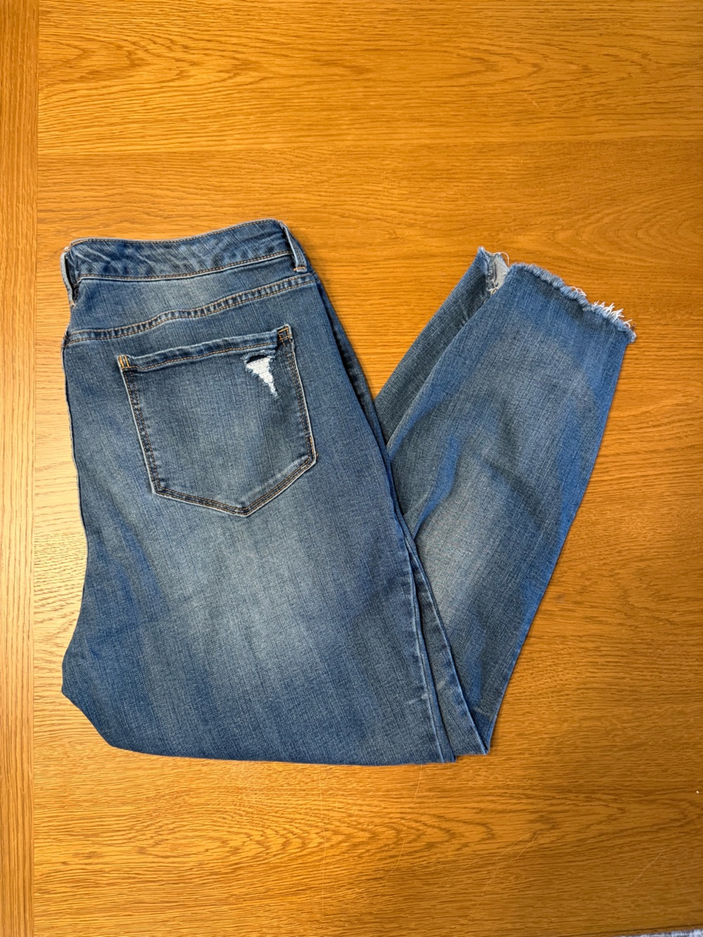 Code Bleu Women’s Distressed Cropped Medium Wash Denim Jeans